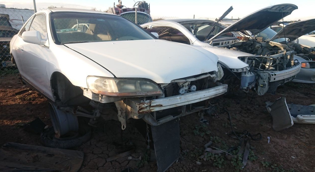 Autopartes seminuevas para Toyota Celica